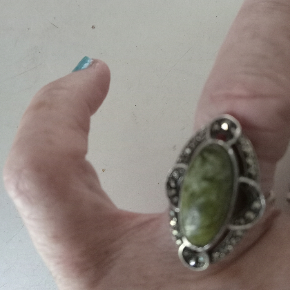 Vintage Sterling silver ring Marcasites and Oval jade stone size 7